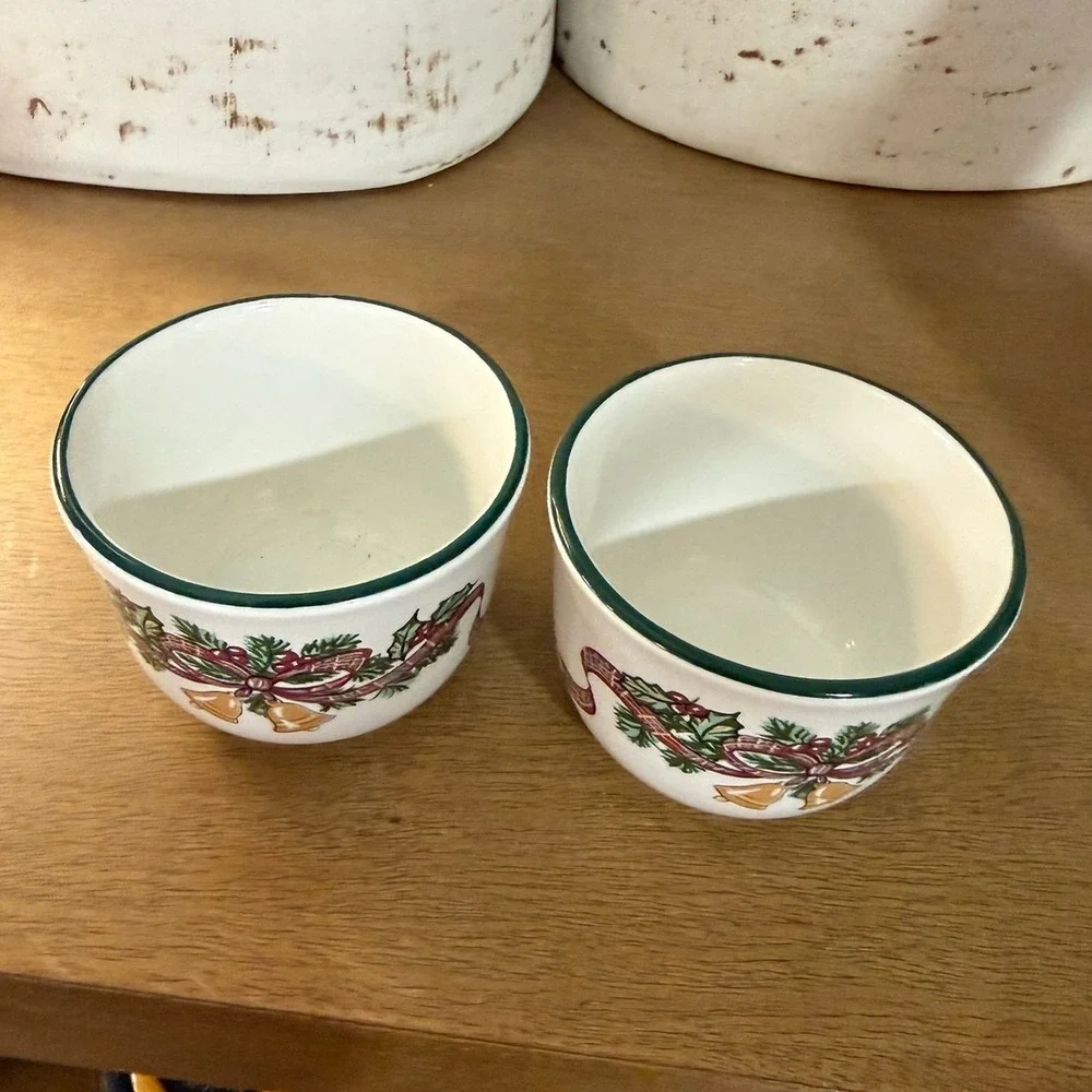 Johnson Brothers Victorian Christmas‎ Votive Candle Holders Set of 2